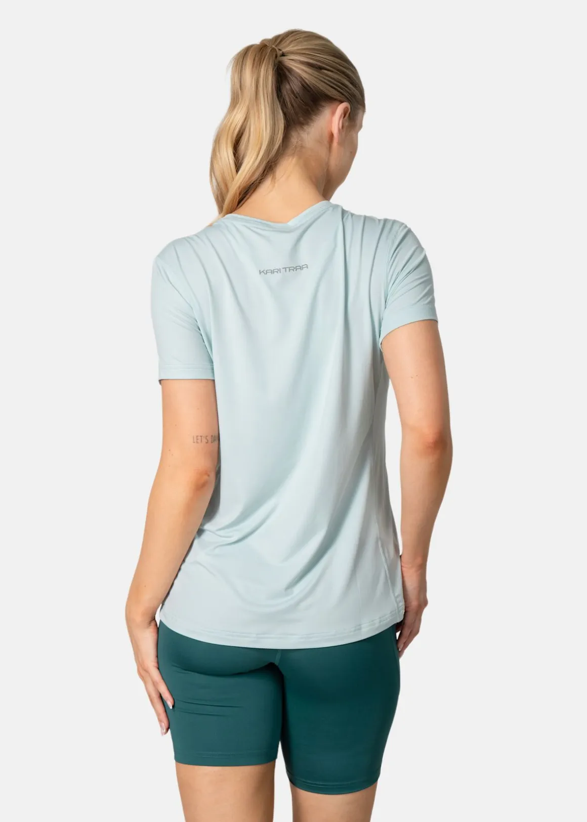 AVA TEE