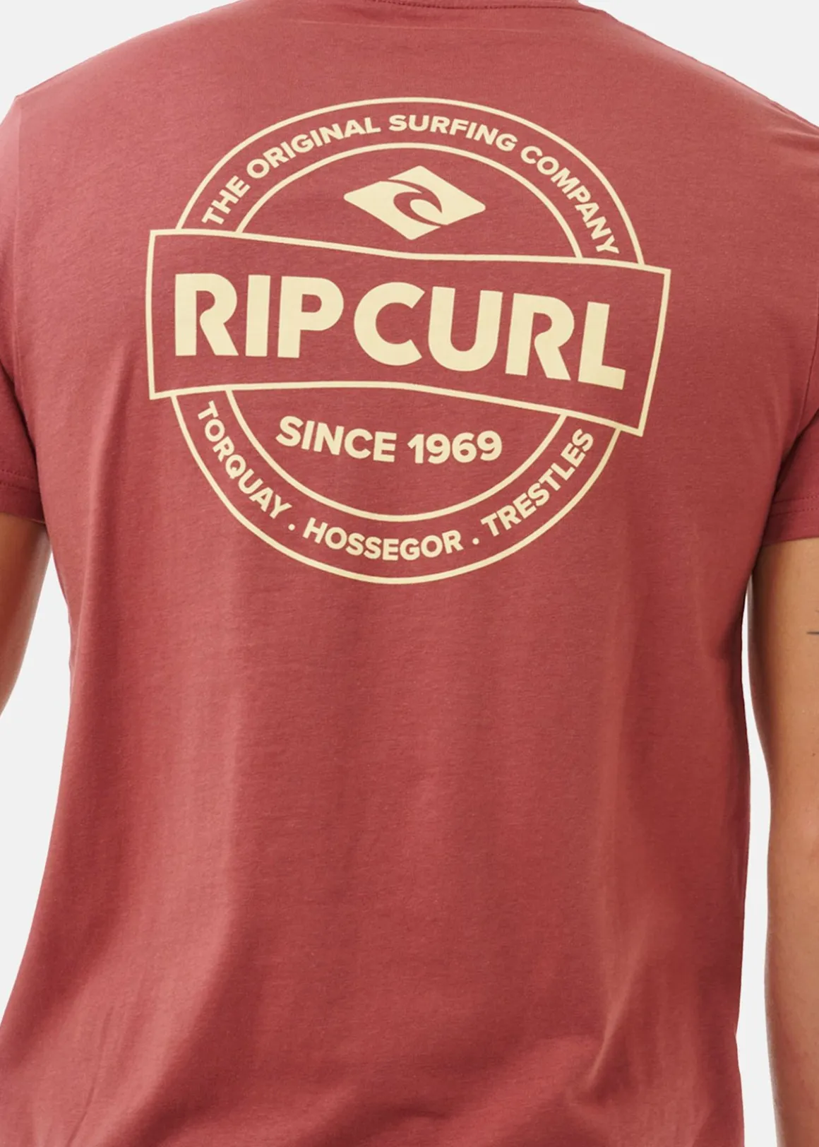 STAPLE TEE