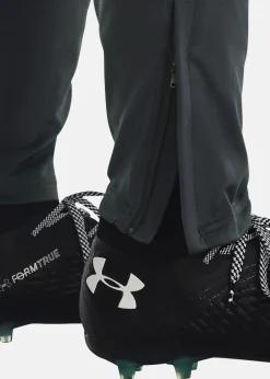 UA M's Ch. Train Pant